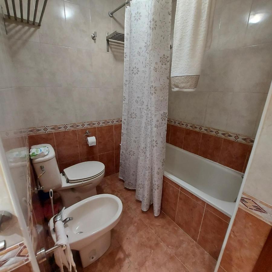 Soleado Piso Con Garaje Y Piscina A 8' Centro Apartment กาสโตร-อูร์เดียเลส ภายนอก รูปภาพ